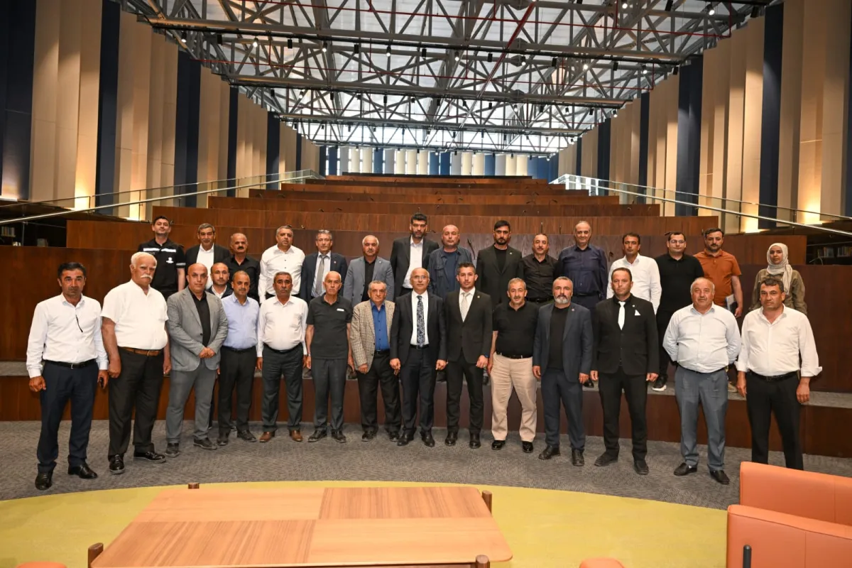 BAŞKAN ER MUHTARLARIN TALEPLERİNİ TEK TEK DİNLEDİ 