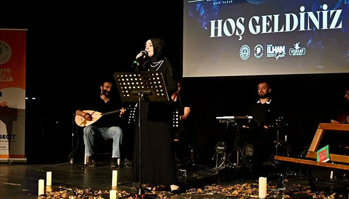 Yeşilyurt’ta “Şiir Ve Müzik Dinletisi” Sanatseverlerden Tam Not Aldı!