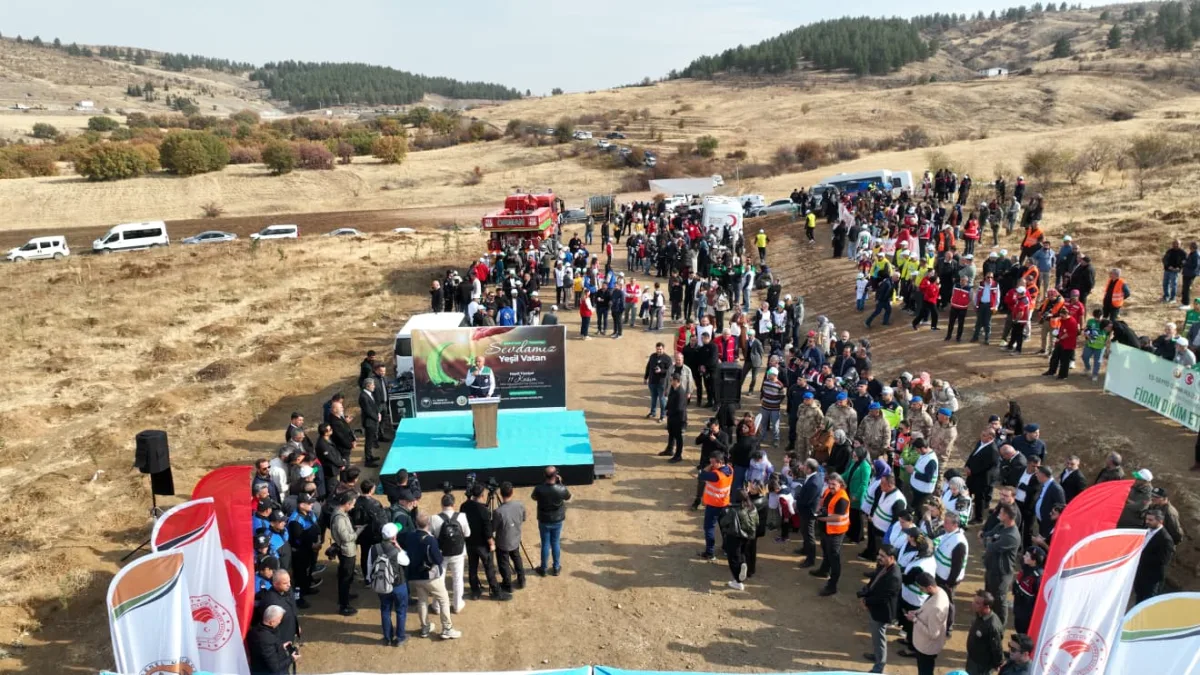 MİLLİ AĞAÇLANDIRMA GÜNÜNDE 2200 FİDAN TOPRAKLA BULUŞTU