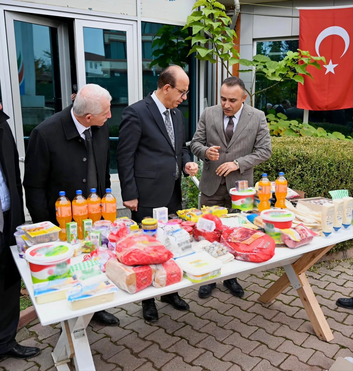 YEŞİLYURT BELEDİYESİ’NDEN SON KULLANIM TARİHİ GEÇMİŞ ÜRÜNLERE KARŞI SIKI DENETİM!