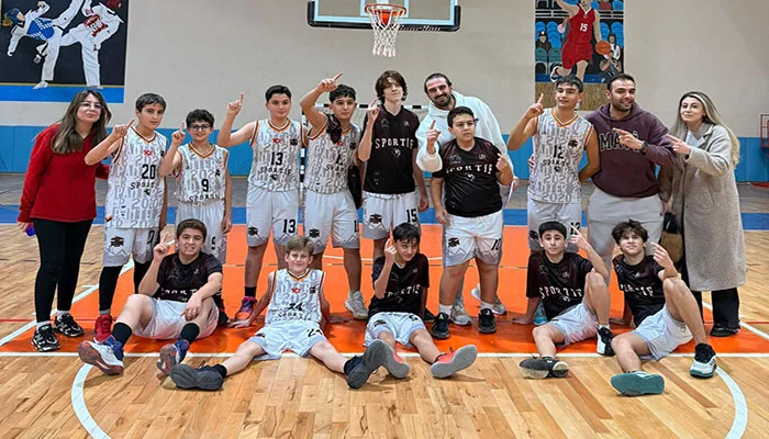 U14 Erkekler Basketbolda Sportif Basketbol'dan Namağlup Şampiyonluk