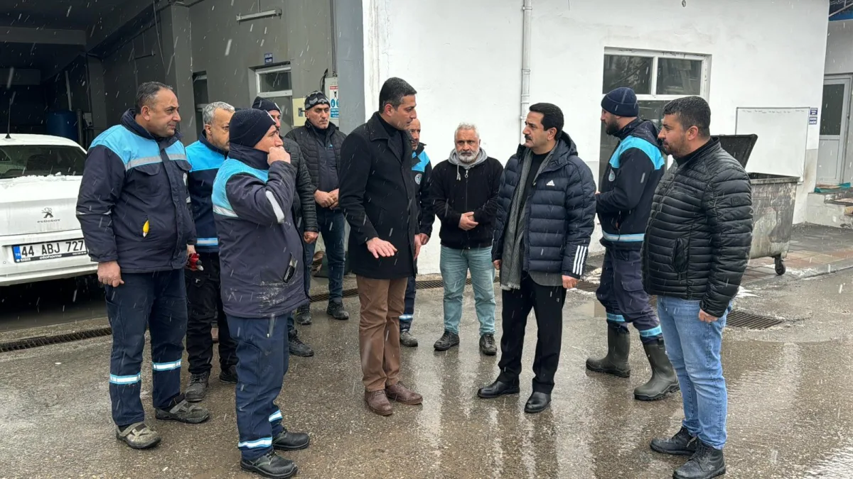 BAŞKAN TAŞKIN, KARLA MÜCADELE ÇALIŞMALARINI SAHADA İNCELEDİ