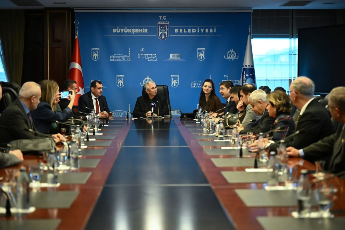 Gazetecileri Mansur Yavaş ile Buluşturdu