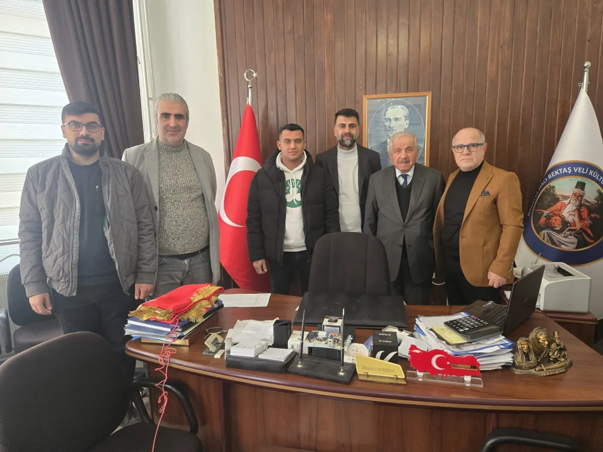 Hacı Bektaş Veli Derneği’ne Anlamlı Ziyaret ve Bayrak Takdimi