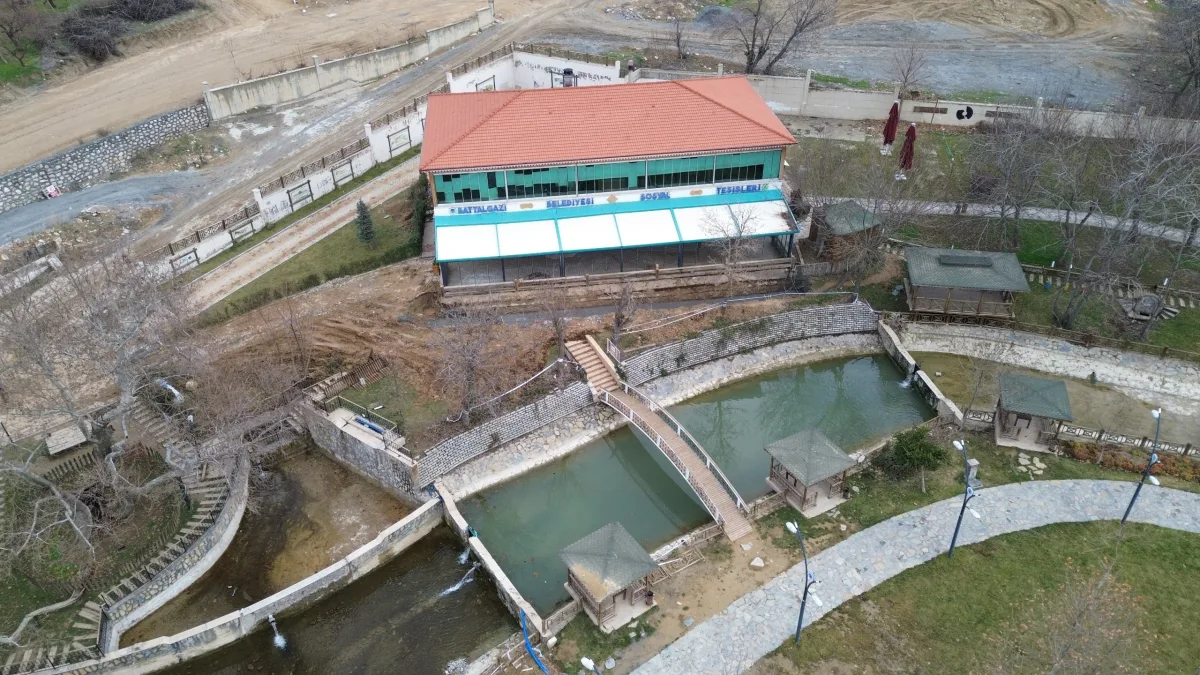 BATTALGAZİ BELEDİYESİ ÇINAR PARK SOSYAL TESİSLERİ YENİLENİYOR