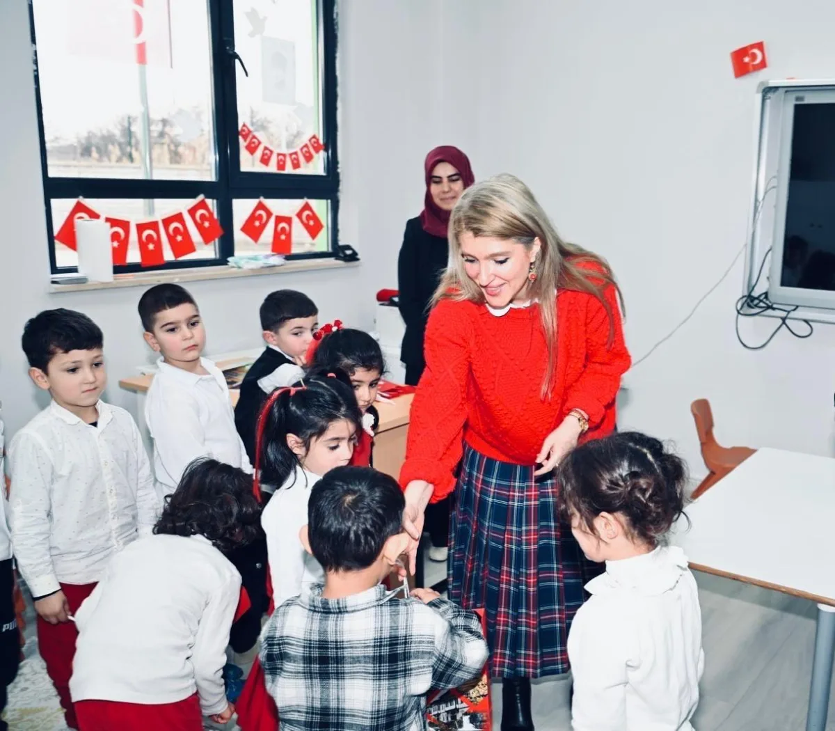 MİLLETVEKİLİ ÖLMEZTOPRAK ÖĞRENCİLERLE BULUŞTU