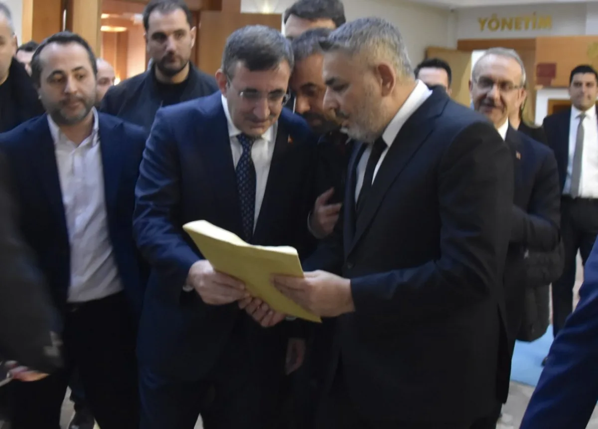 Başkan Sadıkoğlu, iş dünyasının sorunlarını Cumhurbaşkanı Yardımcısına sundu