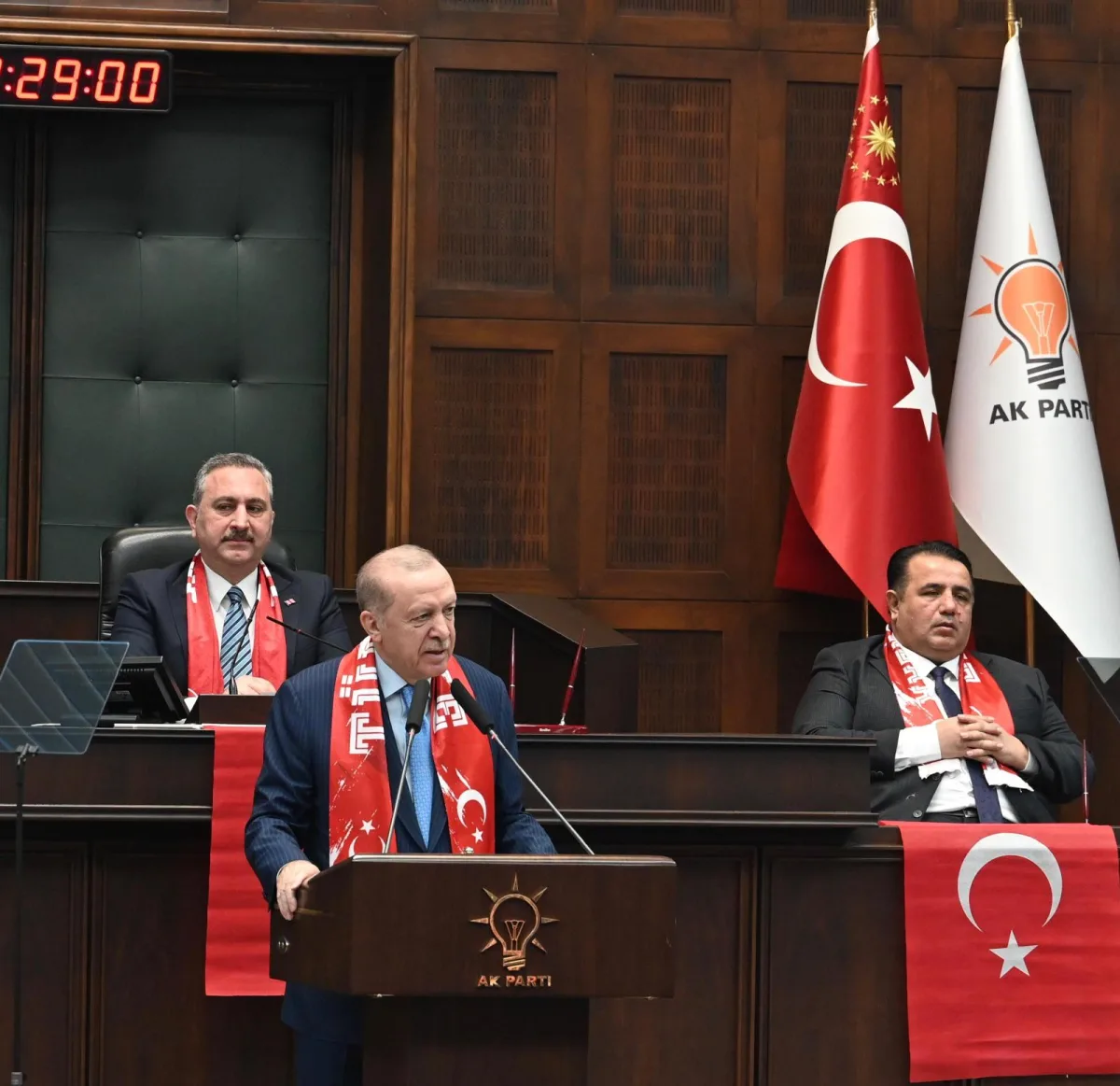 AK PARTİ GRUP TOPLANTISI SONRASI BİRLİK VE BERABERLİK VURGUSU