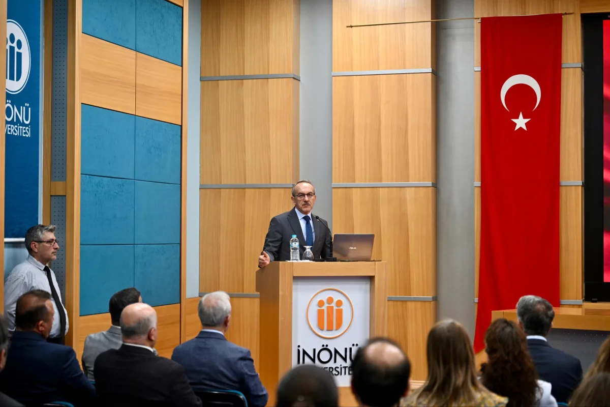 Üniversite Yöneticilerine Yönelik Eğitim Programı Gerçekleştirildi  