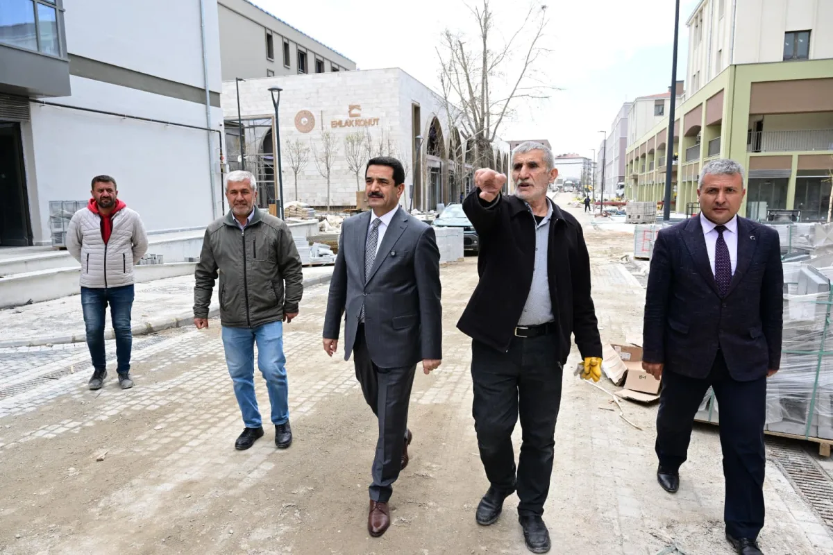 AKPINAR ÇARŞISI’NDA TEMİZLİK ÇALIŞMALARI SÜRÜYOR