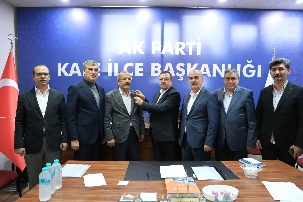 Kale Belediye Meclis Üyesi AK Parti’ye Geçti; İl Başkanı Bakan Rozetini Taktı
