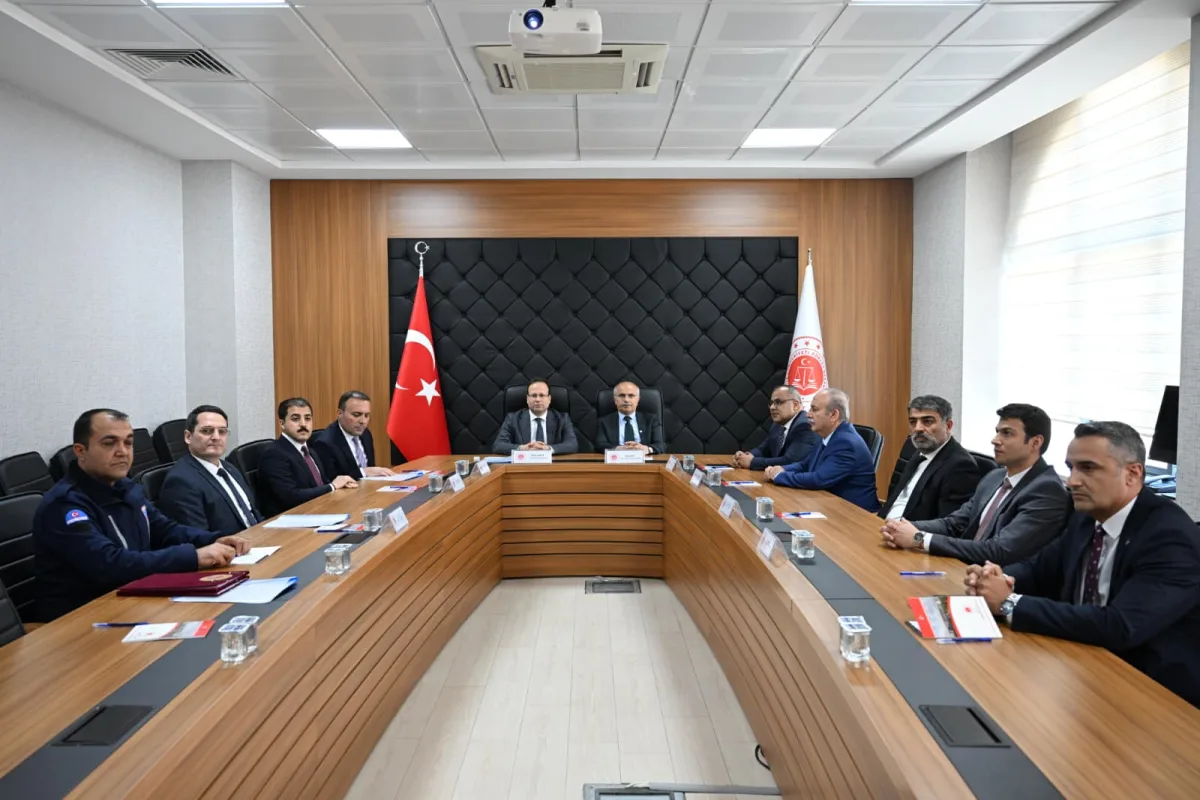 Hükümlüler Kamu Hizmetlerinde Çalıştırılacak