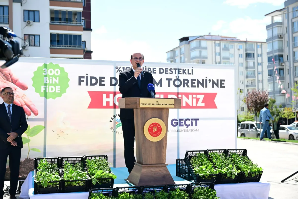 YEŞİLYURT BELEDİYESİ’NDEN TARIMA BÜYÜK DESTEK: 300 BİN SEBZE FİDESİ ÇİFTÇİLERE DAĞITILDI