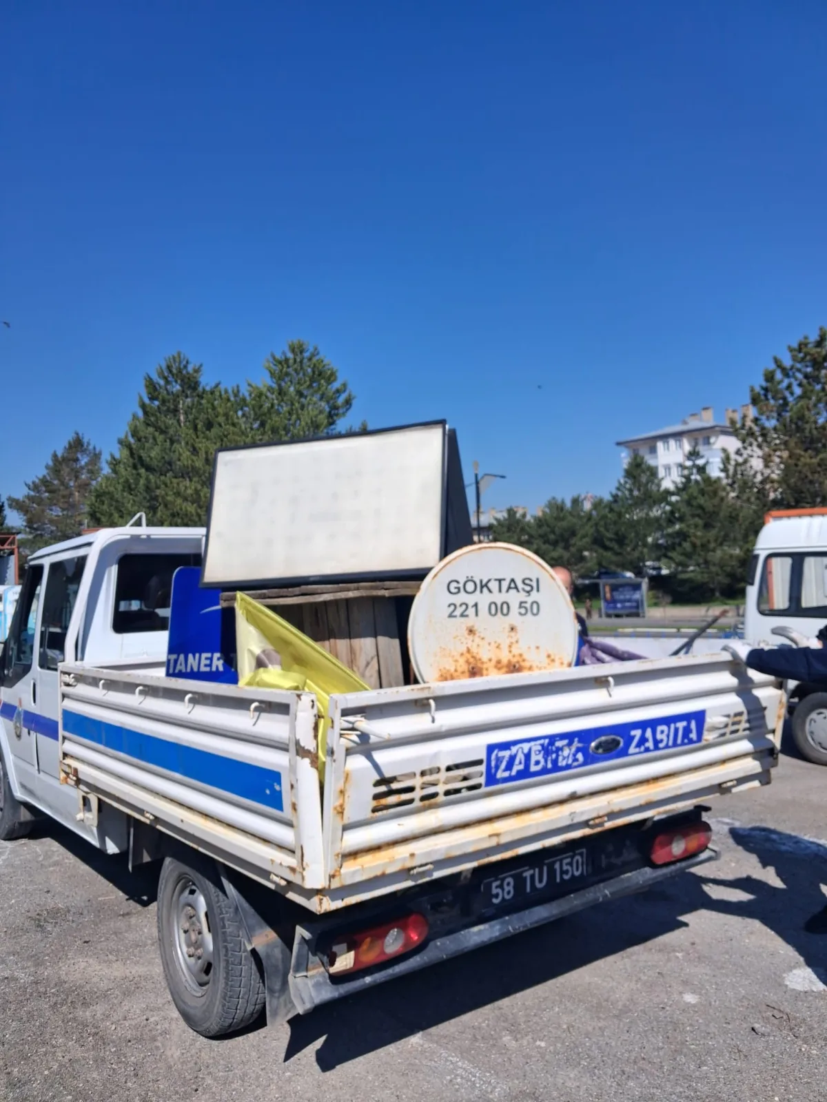 SİVAS’TA KALDIRIM VE YOL İŞGALLERİNE SIKI DENETİM...