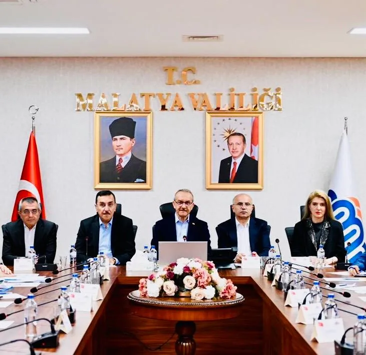 MALATYA’DA TİCARİ ALANLARIN GELECEĞİ MASAYA YATIRILDI