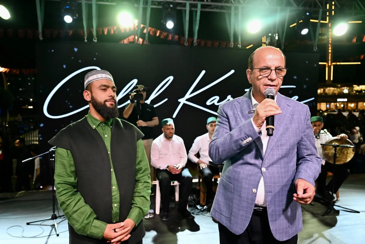 YEŞİLYURT’TA GÖNÜLLERİ BULUŞTURAN GECE: CELAL KARATÜRE KONSERİ BÜYÜK İLGİ GÖRDÜ