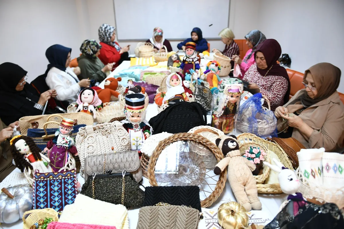 YEŞİLYURT’TA EL EMEĞİ ÜRÜNLER, EKONOMİYE DÖNÜŞÜYOR