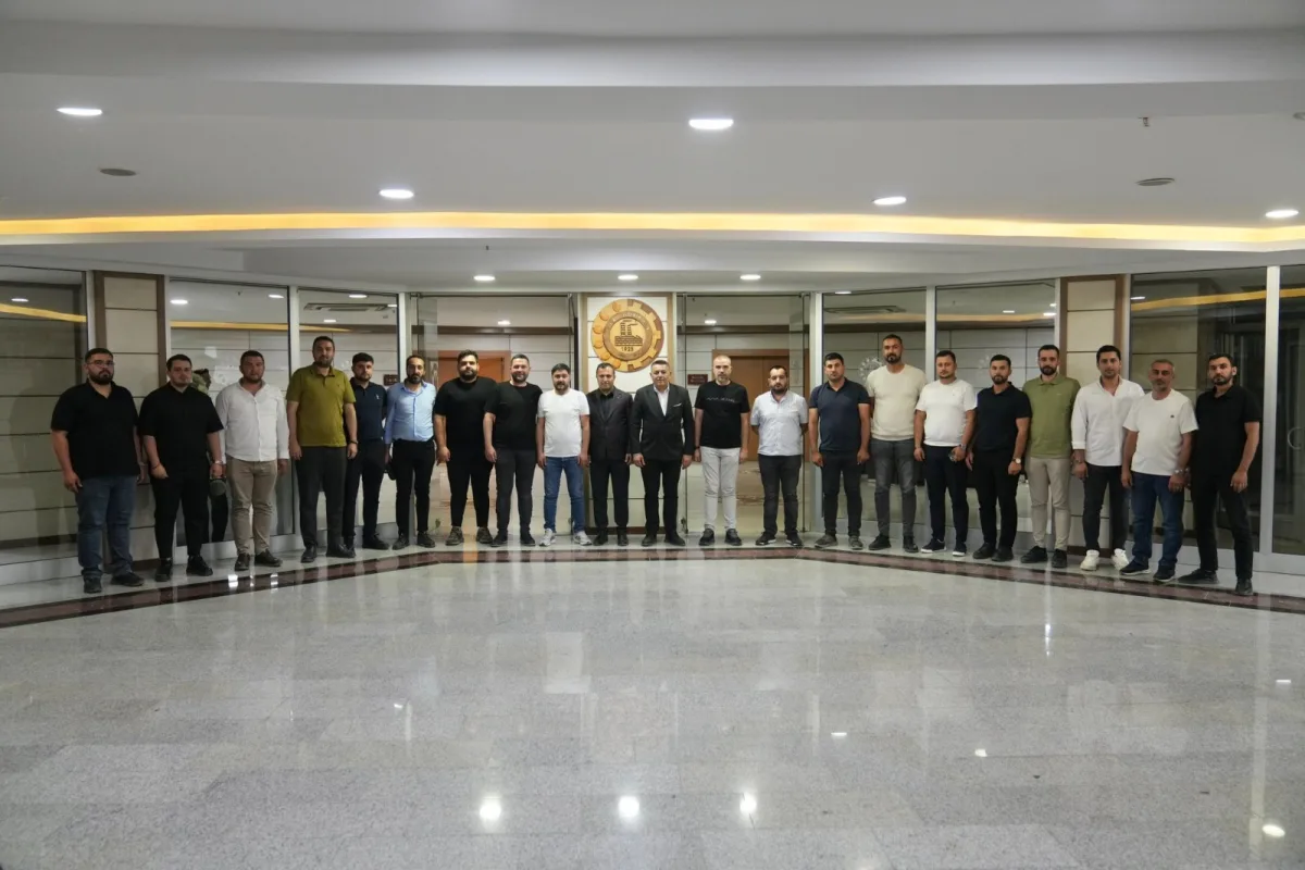 Başkan Sadıkoğlu, genç girişimcilerle bir araya geldi*