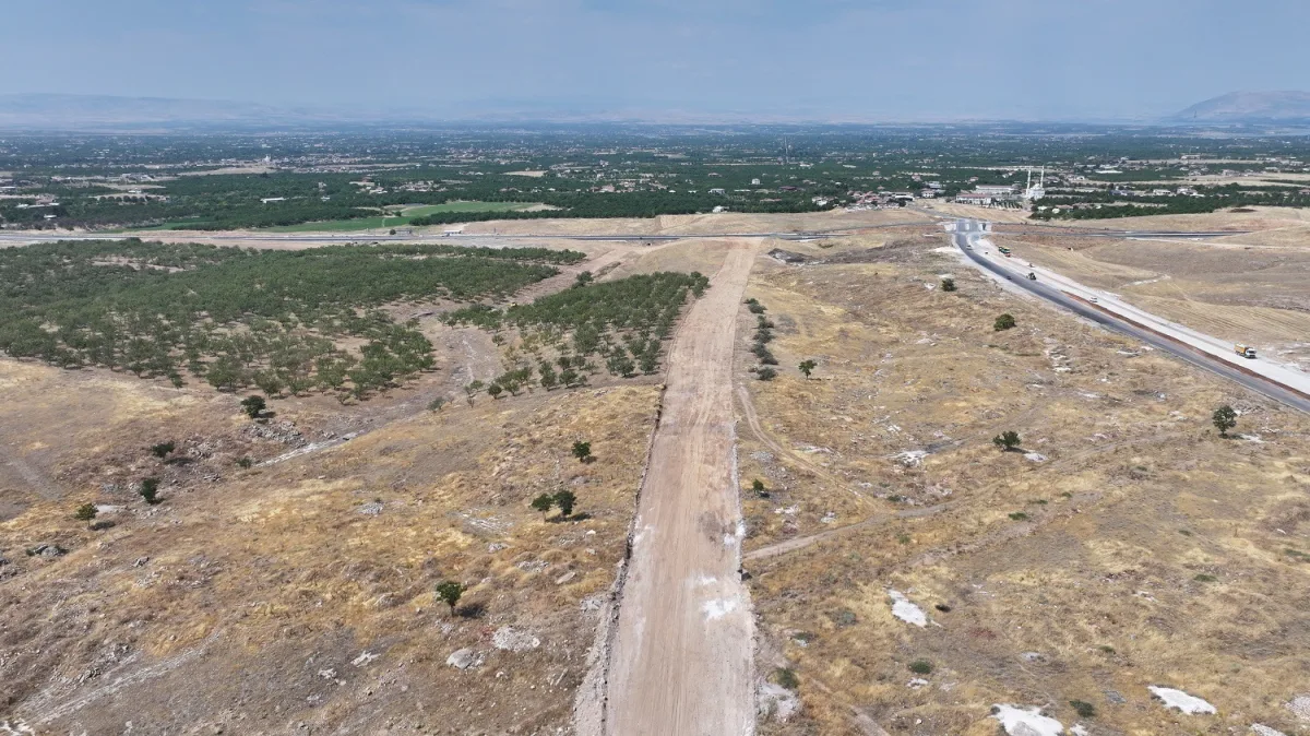 YAKA MAHALLESİNDEKİ 7 KİLOMETRELİK YENİ YOL AĞI BÖLGEYE DEĞER KATACAK