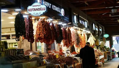 Kapalı Çarşı'da Harput Musikisi yankılanıyor