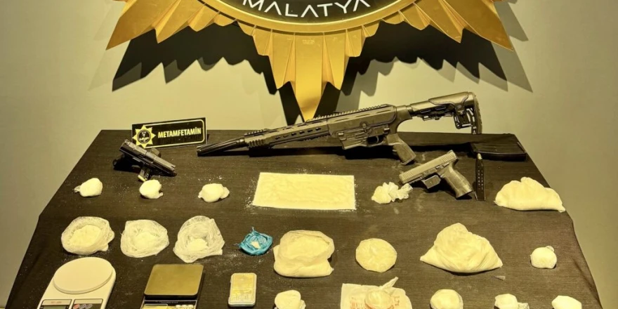 Torbacılara Operasyon: 2,2 Kilo Metamfetamin Ele Geçirildi