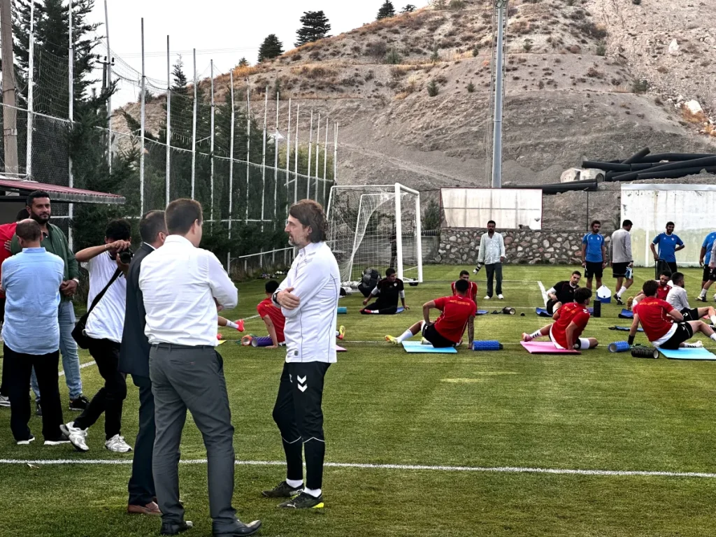 Yeşilyurtspor Kulüp Başkanı Ayhan: “Güçlü ve Sürdürülebilir Bir Takım Kuruyoruz”